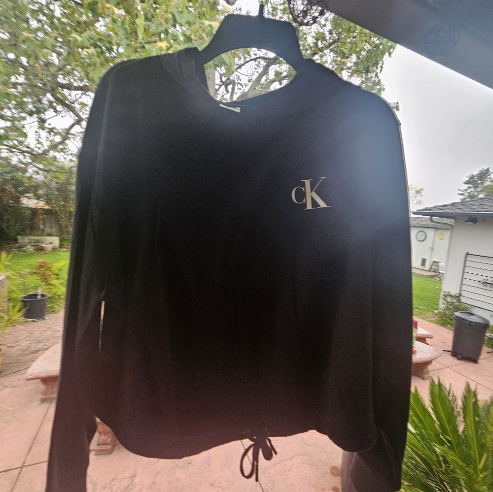 WOMANS CROPPED CK PULLOVER